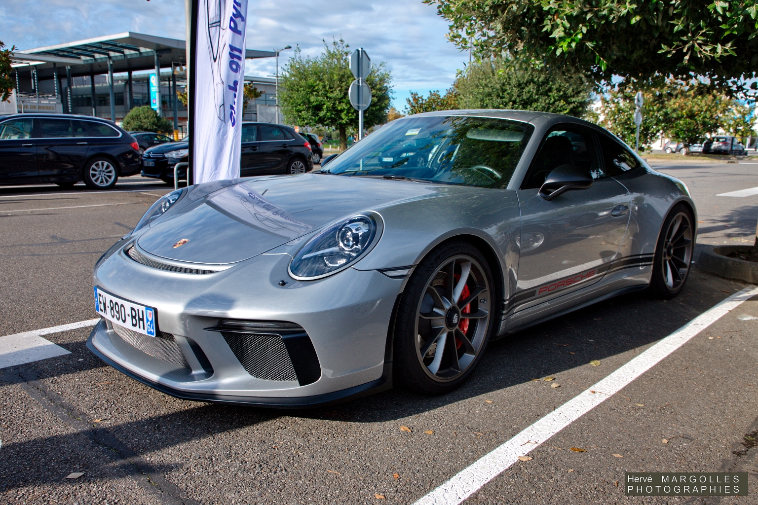Porsche 911-02.jpg